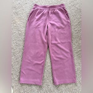 Lululemon high rise softstreme cropped pants size 8.